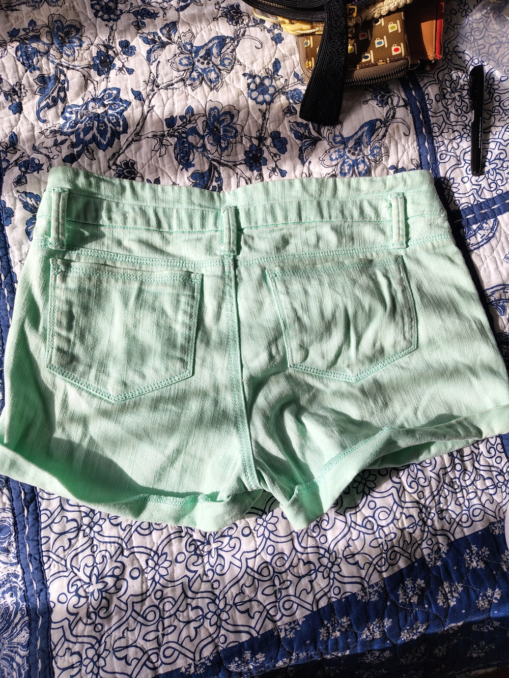 Candie's Mint Green Denim Roll-Hem Jean Shorts Size 3 - Picture 3 of 3
